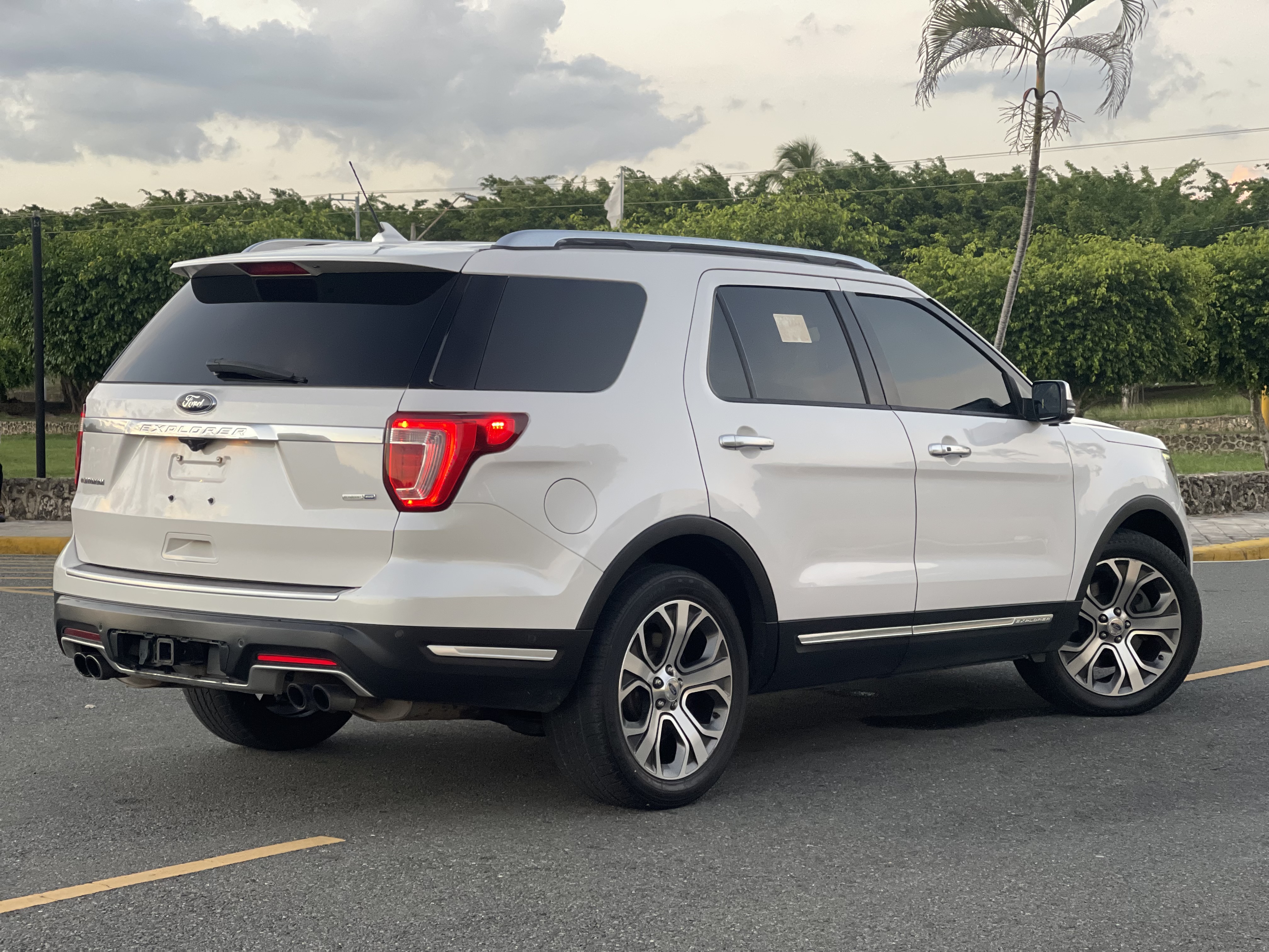 FORD EXPLORE